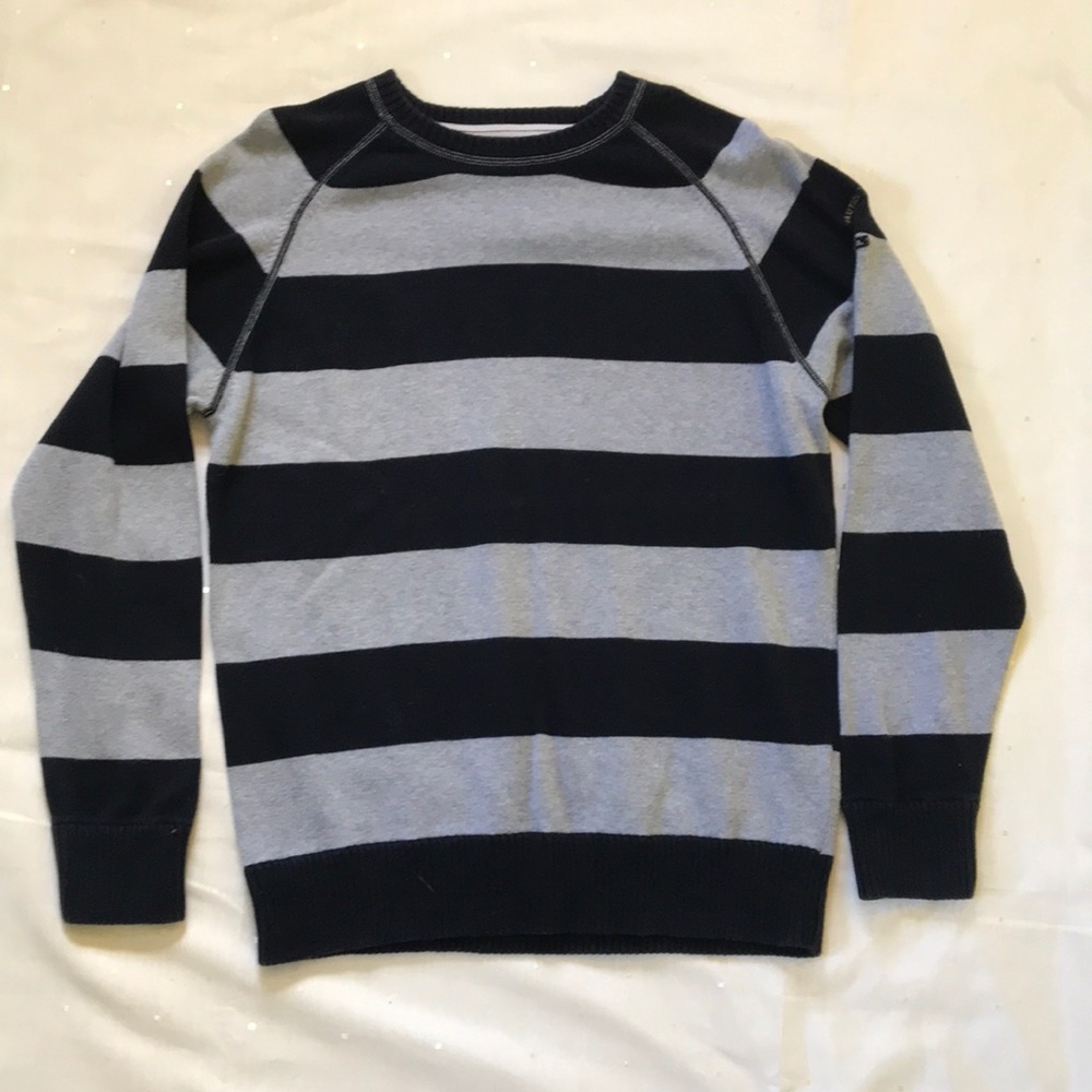 Nautica crew neck sweater. Size M